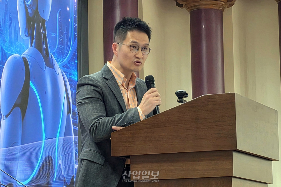 [K-로봇, 확산의 조건 ①] AI로봇, 학습·실증에서 양산까지…데이터·생산 기반 연결 과제