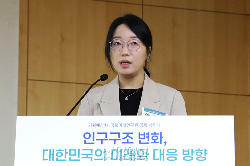 청년 첫 일자리 정규직 비중 하락…경력 형성 불안전성 커져