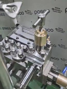 고압 균질기, Homogenizer  500L/Hr   250bar  7.5hp 제품 이미지 2
